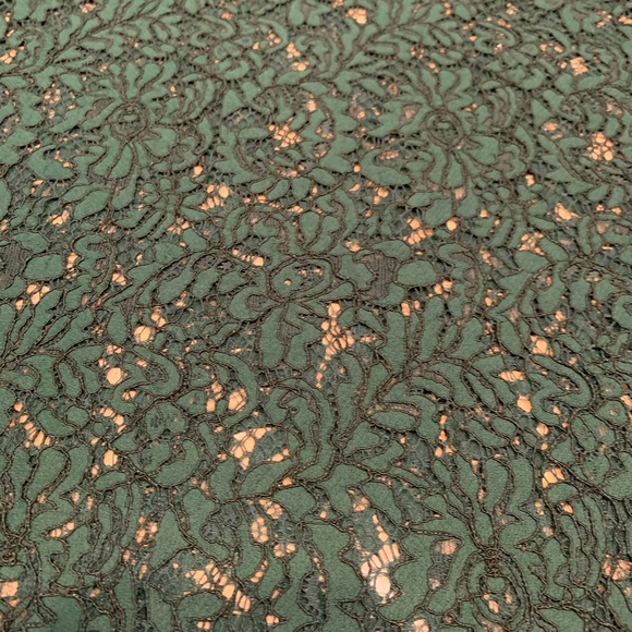 ♠️Gorgeous Lace Top♠️ - Picture 4 of 6